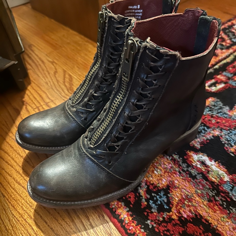 Freebird by Steven brown leather WALES ankle boots - size 8 - EUC